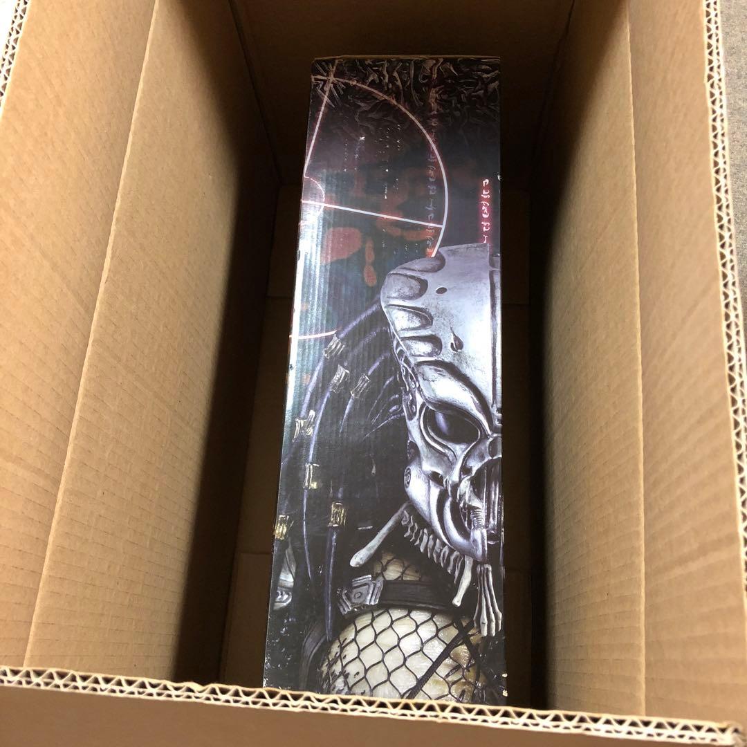 ネカ　1/4 ゴートプレデター　パッケージ状態悪い