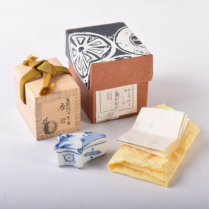 茶道具　西村徳泉造　古染付写　丁字香合　共布共箱　C　8173 茶道具 西村徳泉造 古染付写 丁字香合 共布共箱 C 8173