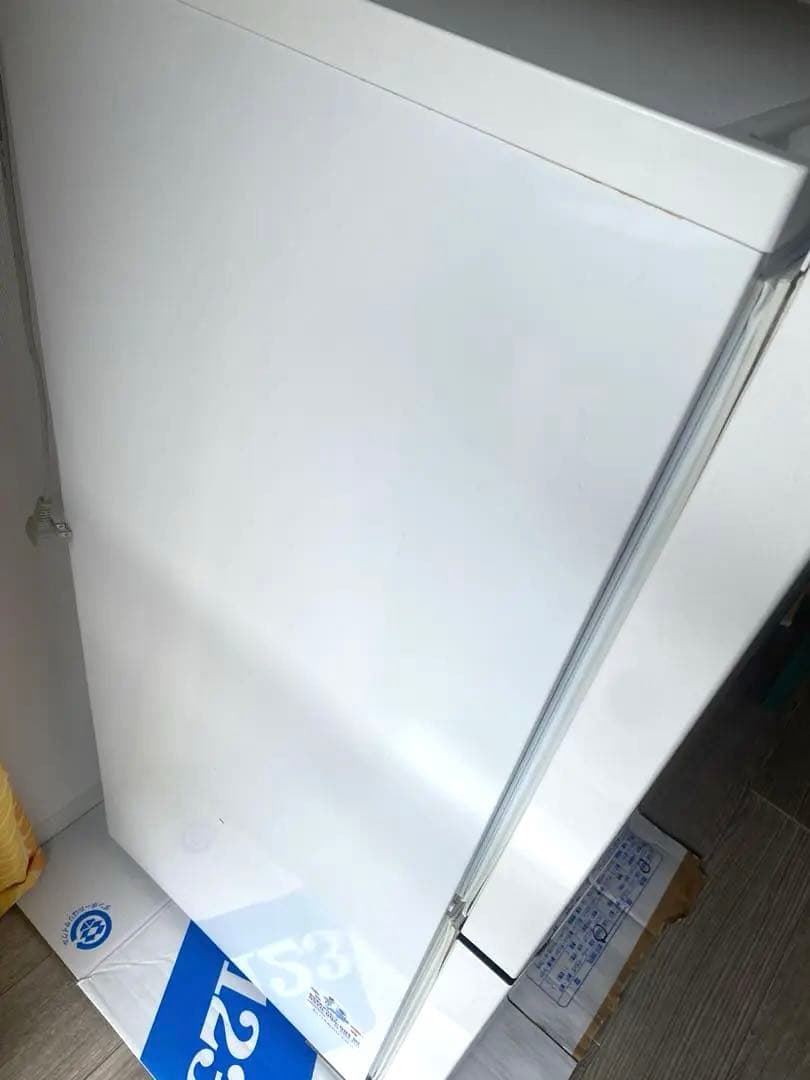 【送料込み】Hisense 冷蔵庫 冷凍庫　ホワイト