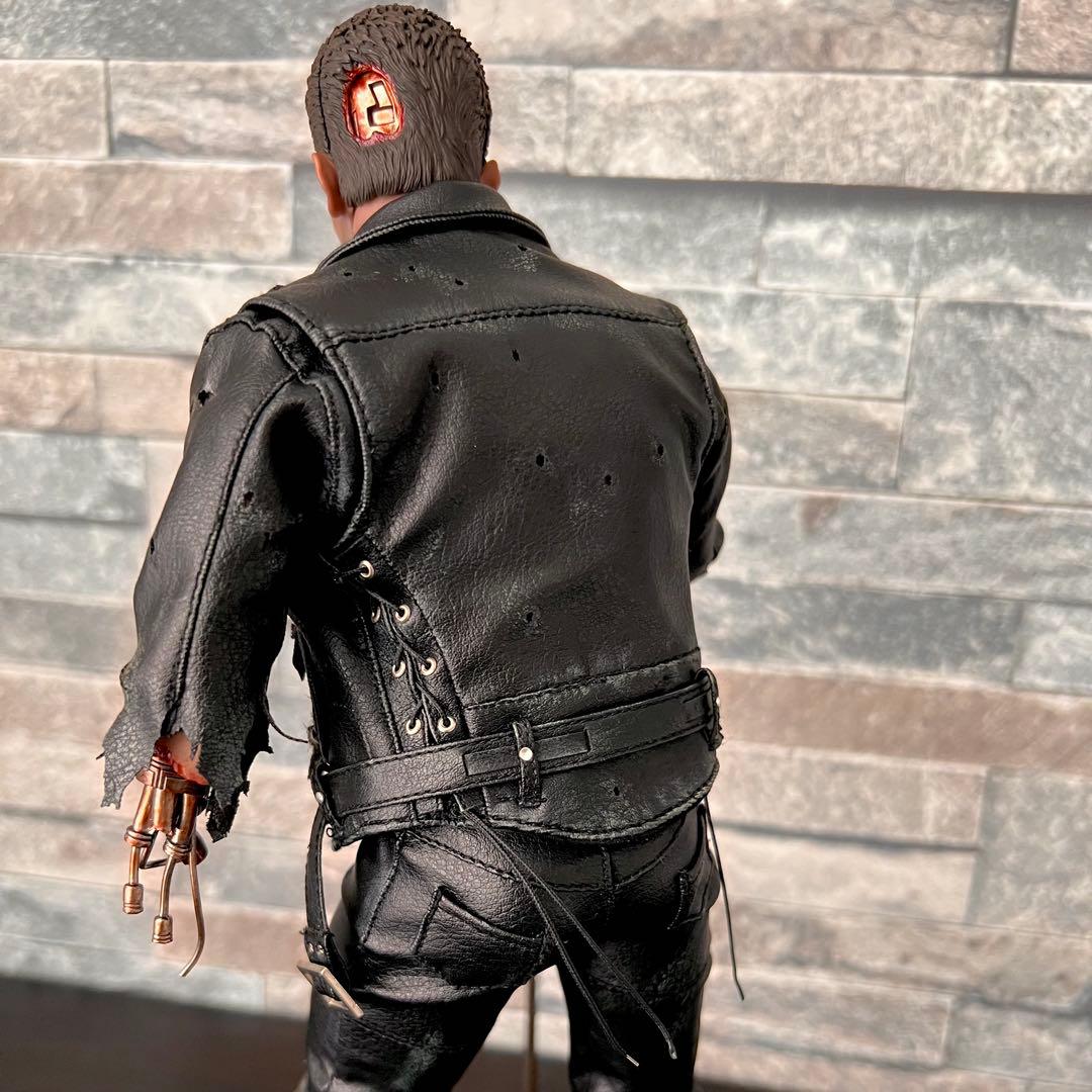 ホットトイズ ターミネーター T-800 バトルダメージ ムービーマスターピース