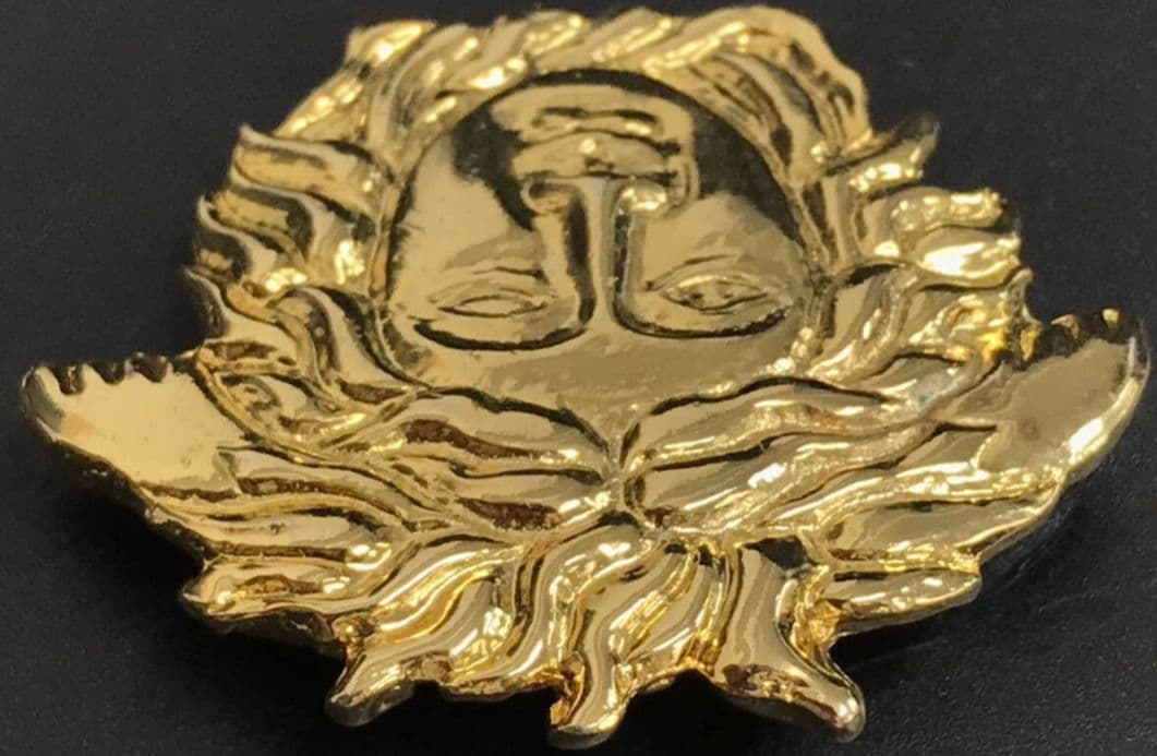 GIANNI VERSACE ジャンニ ヴェルサーチ メデューサブローチゴールド