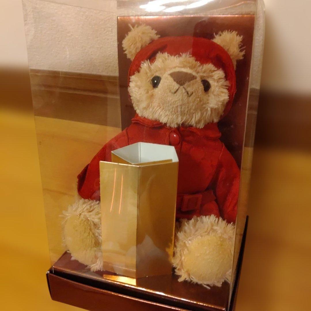 セリーヌ　　セリーヌのレッドコートベア