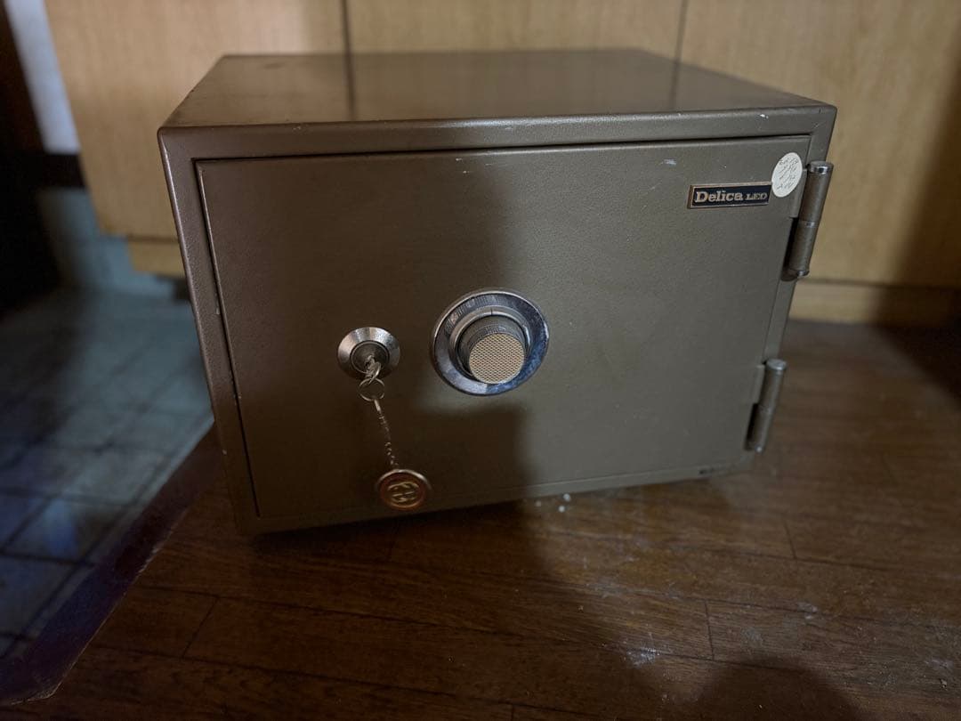 Delica Delica 耐火金庫 鍵付き 耐火金庫鍵付き