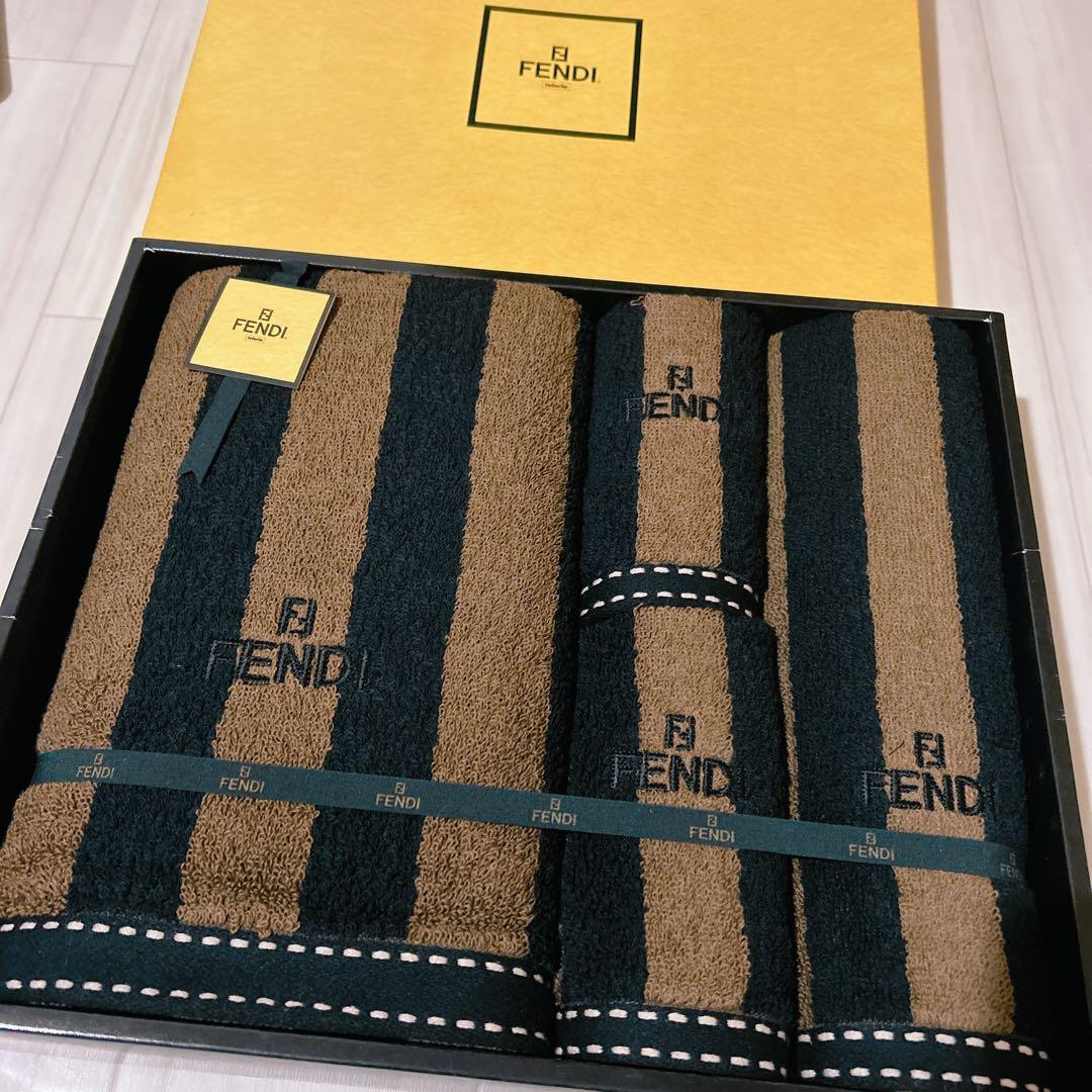 未使用 箱付きFENDI フェンディ タオルギフトセット タオル4枚 FENDI