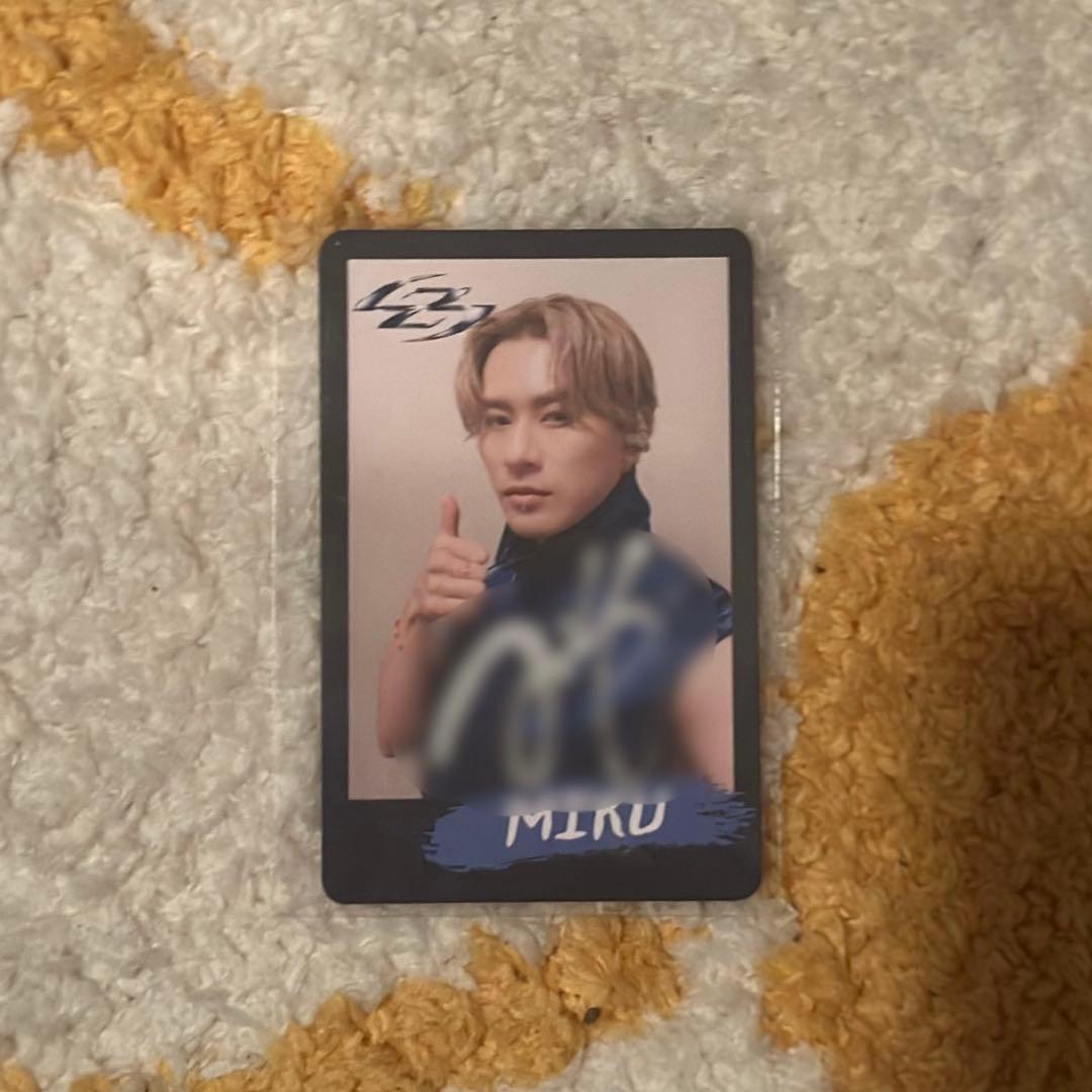 深堀未来 直筆サイン入りトレカ｜深堀未来 サイン入りフォトカード