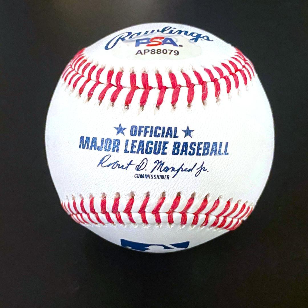 至宝】ダルビッシュ有☆直筆サインベースボール☆写真付き - メルカリ