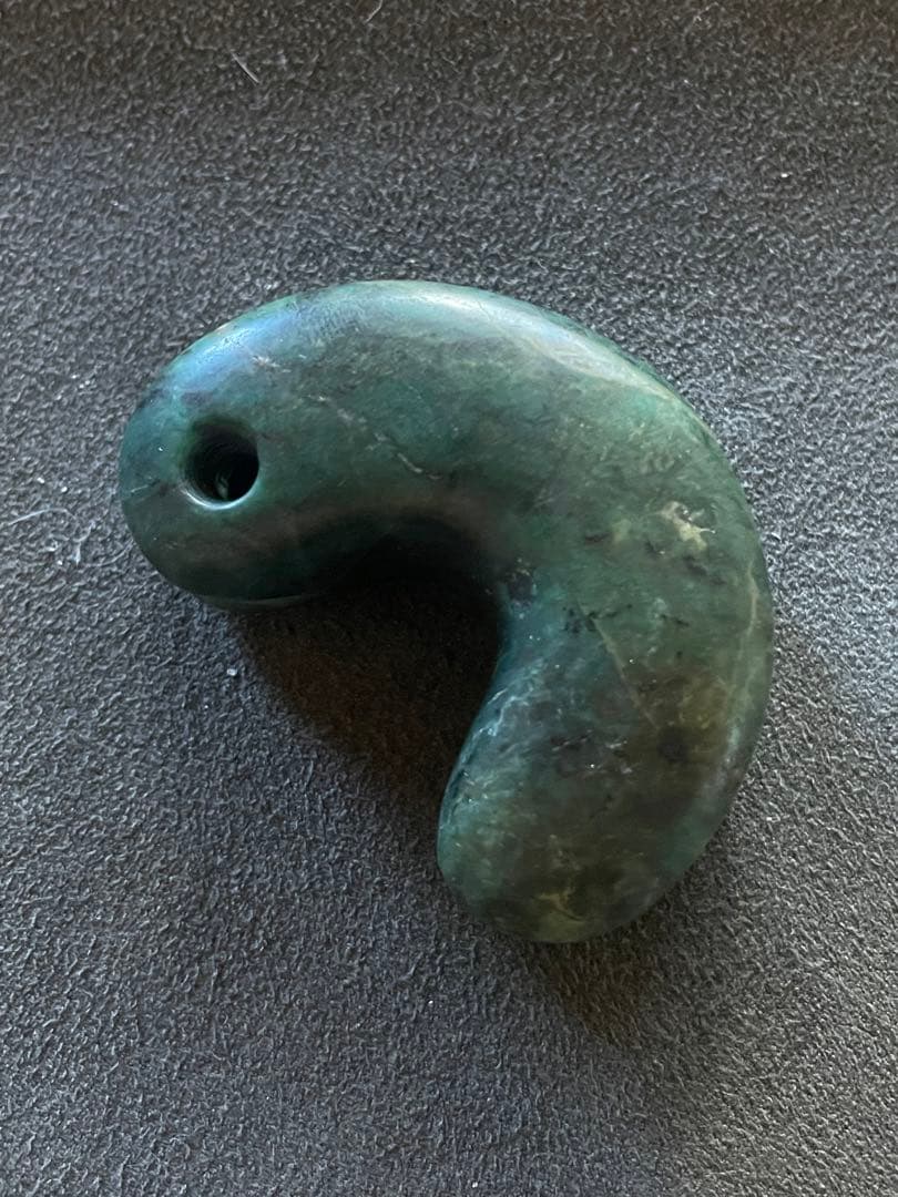 古墳時代前期 合わせ勾玉 翡翠 飛騨翡翠 碧玉 出土品。 - メルカリ