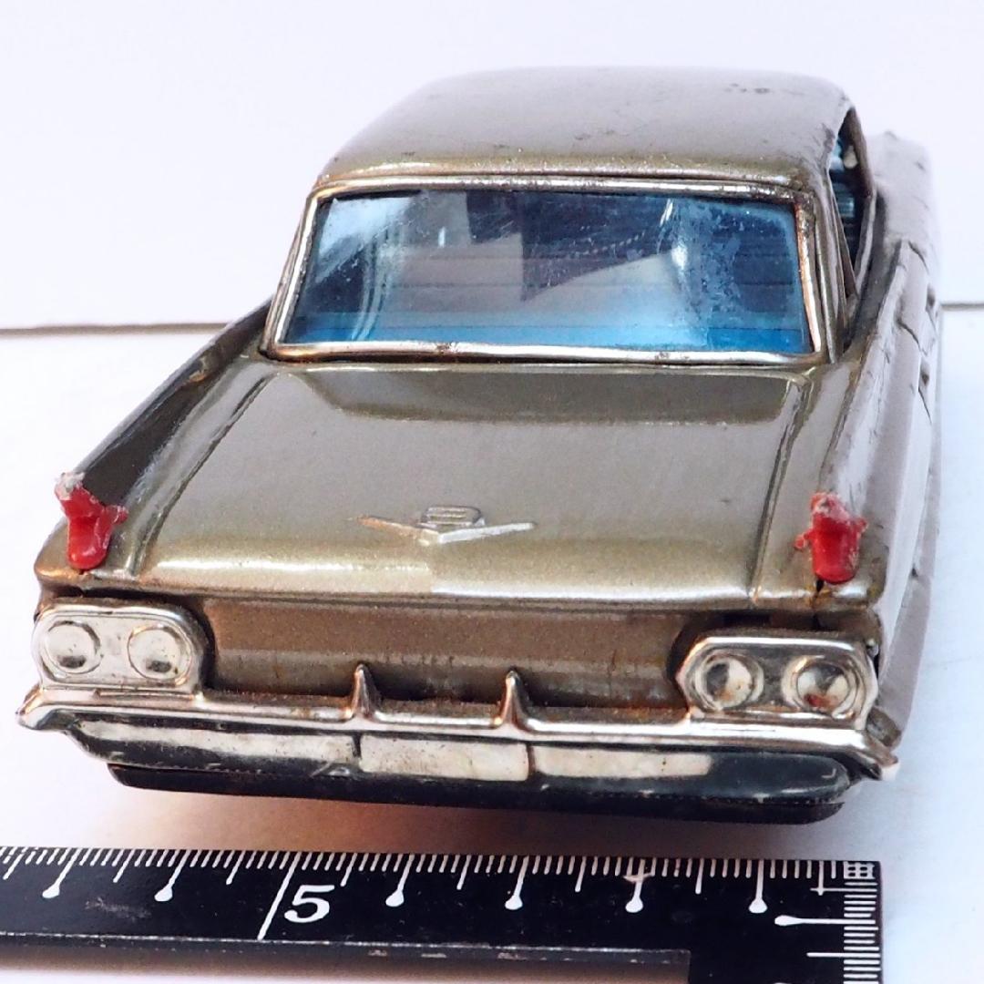 萬代屋【61 キャデラック デビル セダン黄土】ブリキtin toy car箱無