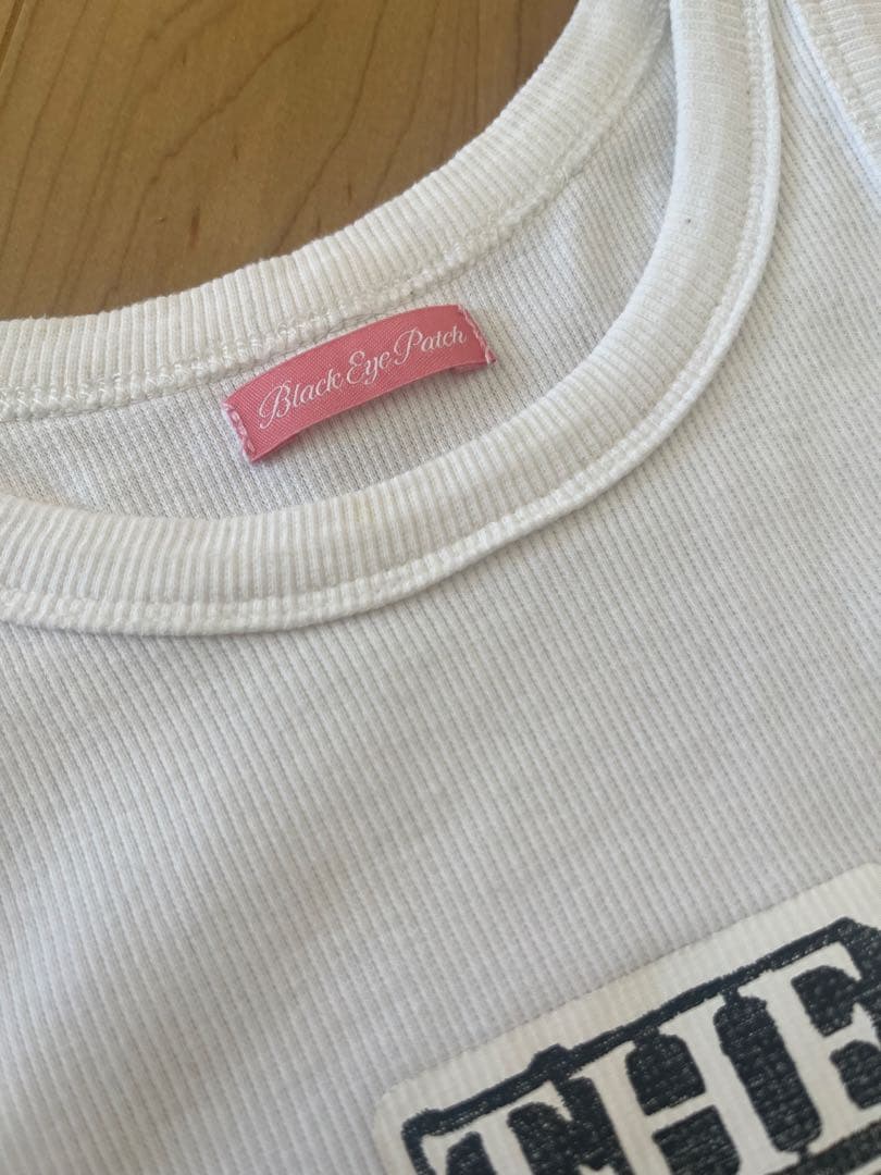 Black Eye Patch woman タンクトップ ホワイト