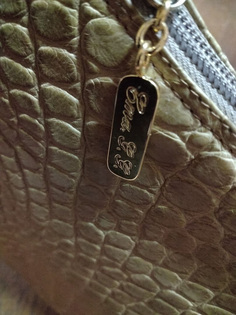 クロコダイル　ハンドバック　肩掛け　大きめサイズ