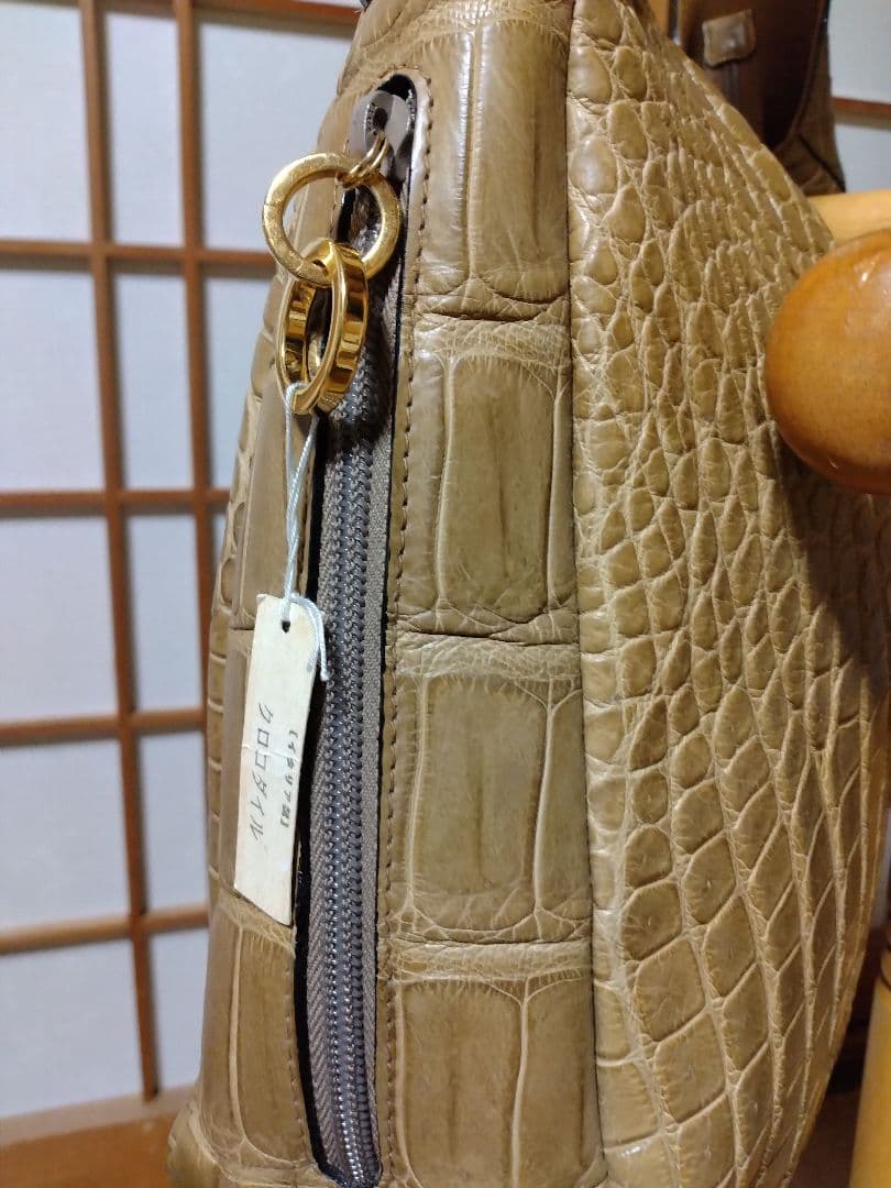 クロコダイル　ハンドバック　肩掛け　大きめサイズ