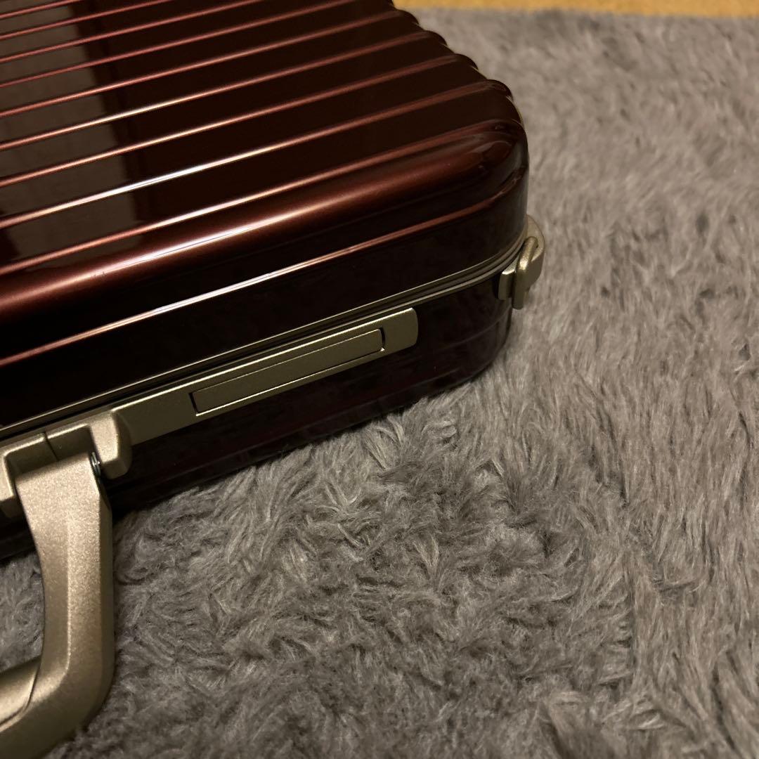 美品 リモワ アタッシュケース ポリカーボネート 18L ビジネス - メルカリ