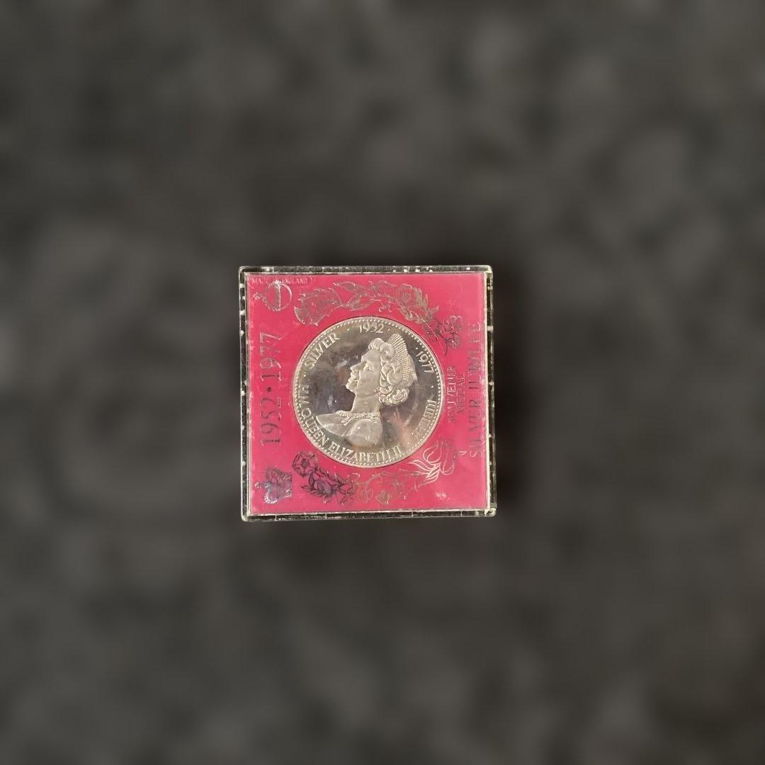 r*a様 エリザベス女王 銀貨 29.4g ケース付き