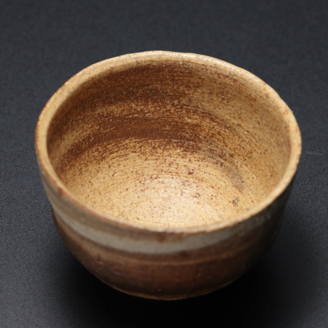 【ぐい呑・盃】 象嵌樹木文 ぐい呑み 佐伯守美作　共箱　R1187ダU