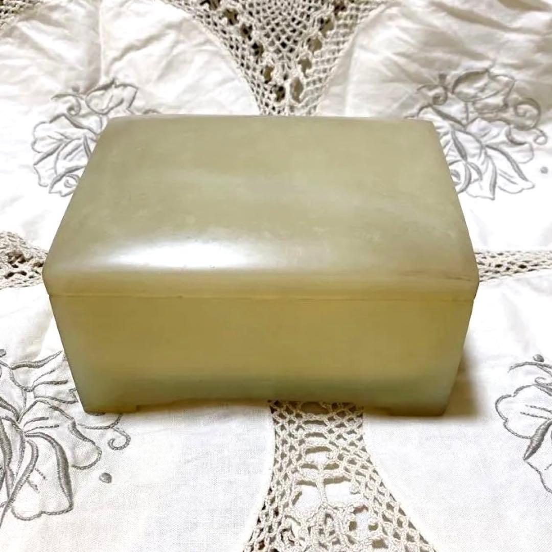 玉石白玉　箱　骨董　時代物 アンティーク 玉石白玉 箱 骨董 時代物 アンティーク｜玉石白玉箱骨董時代物