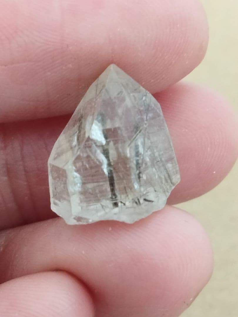 産鉱物 山梨県 平沢鉱山 天然水晶 トルマリン入り水晶 早い者勝ち 番号