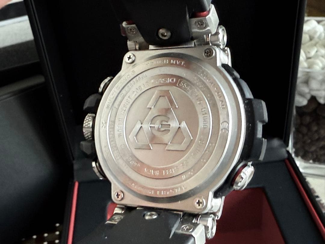 【超美品】G-SHOCK MTG-B1000