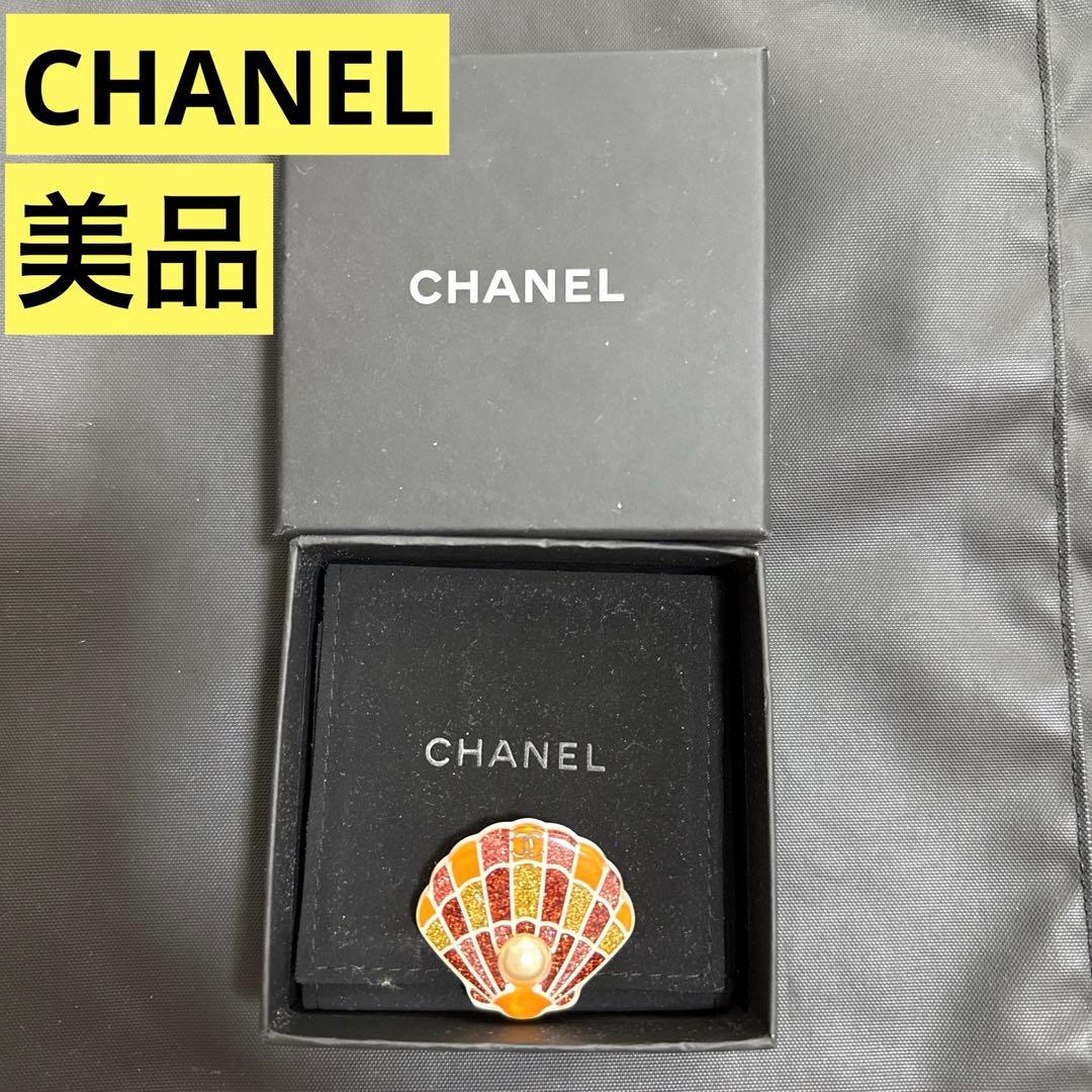 【美品】正規品/CHANEL/ブローチ/コサージュ/ジュエリー/バッチ/2020 普段使いしやすいシンプルなデザイン＊】シャネル ブローチ (CHANEL