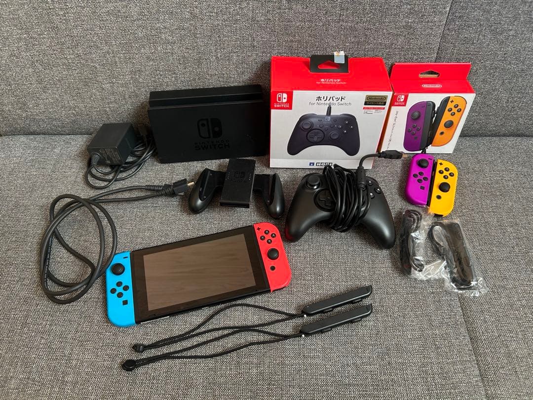Nintendo Switch 本体 Joy-Con、ホリパッド付き