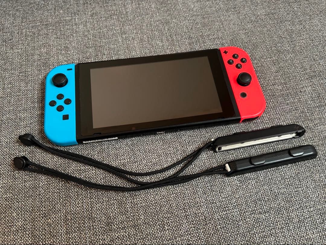 Nintendo Switch 本体 Joy-Con、ホリパッド付き