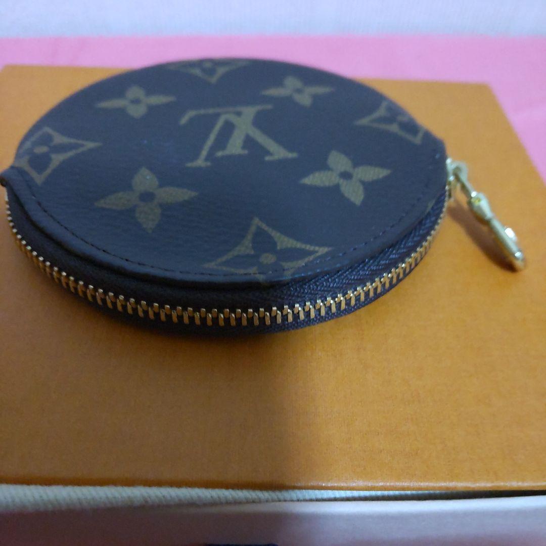 新品）ルイヴィトンケース丸型