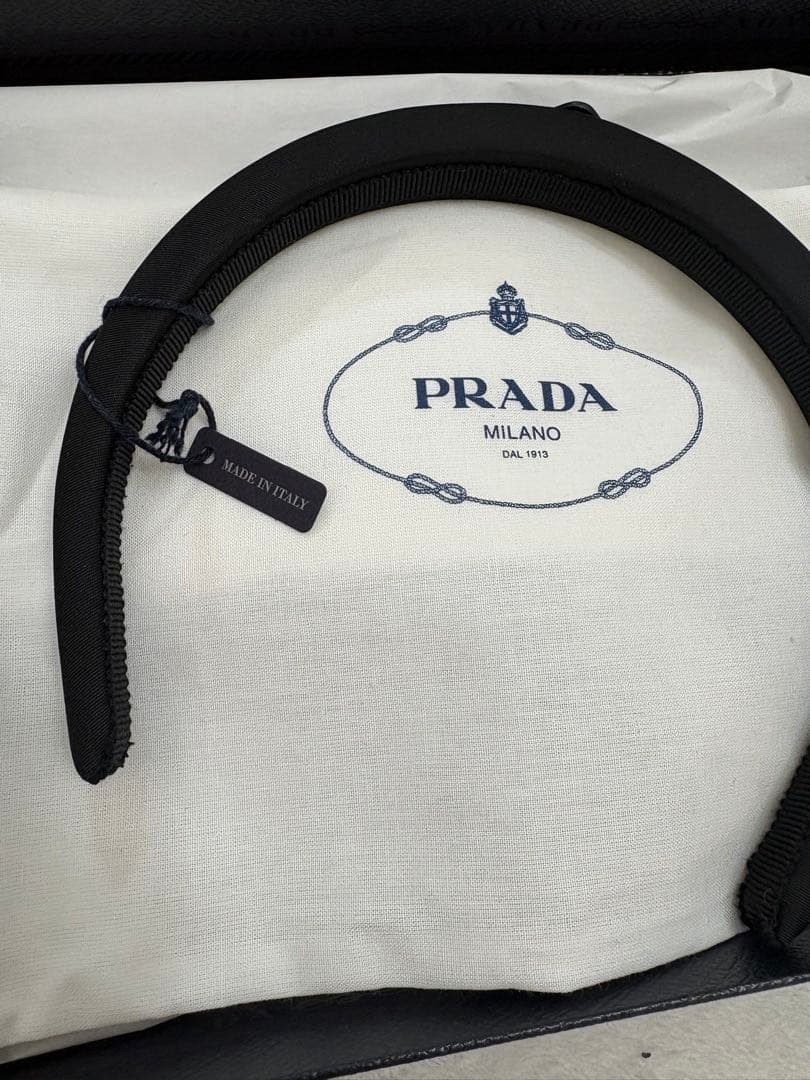 PRADA カチューシャ美品　最終値下げ！
