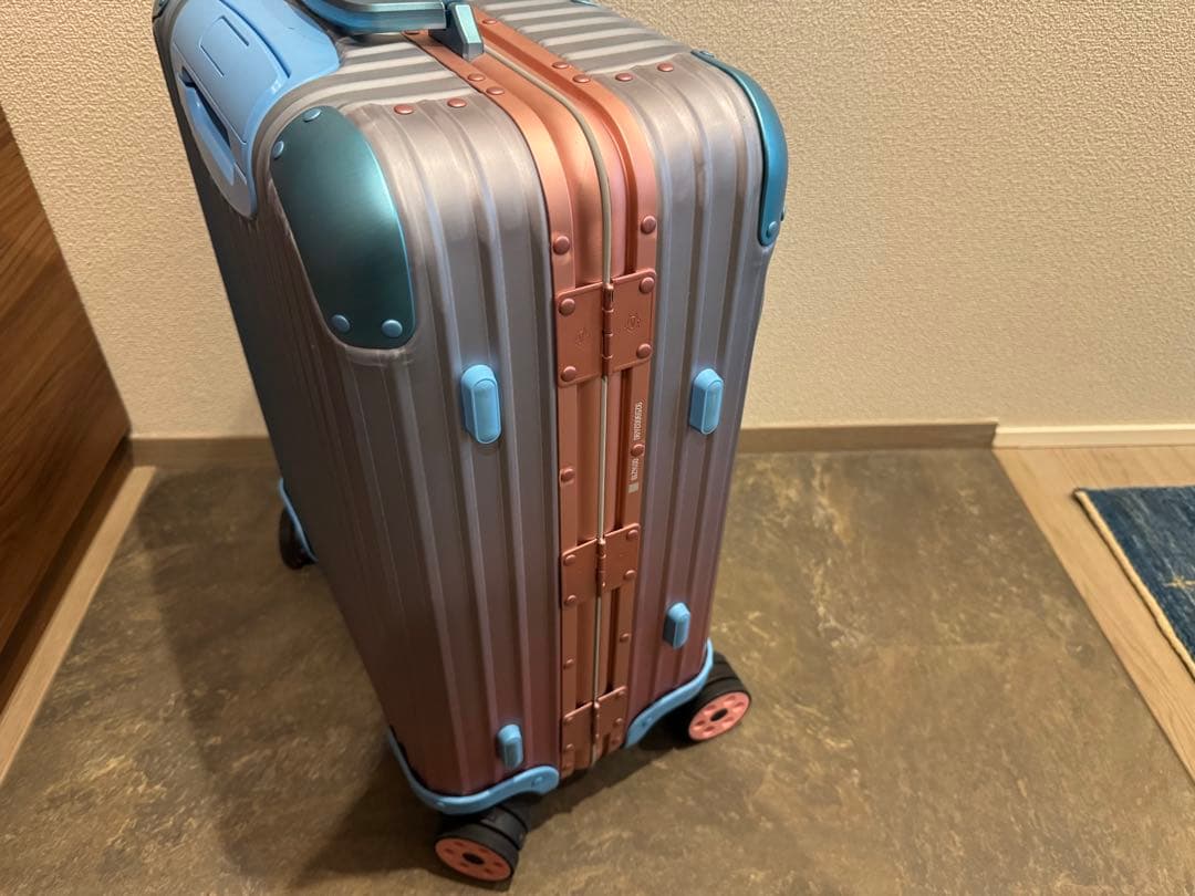 リモワ × アレックス・イスラエル スーツケース