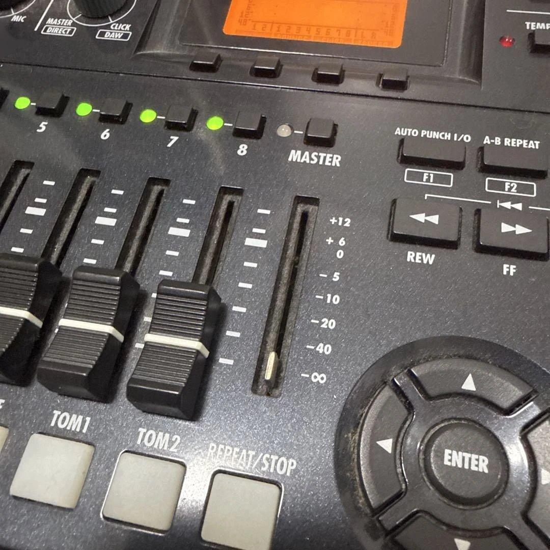 ZOOM / R8 / MTR / マルチトラックレコーダー　32GSDカード付