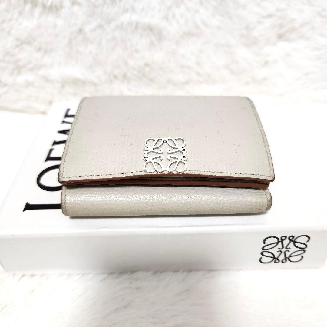 ✨美品　正規品✨ロエベ　三つ折り　アナグラム　小銭入れ　ロゴ金具　ベージュ