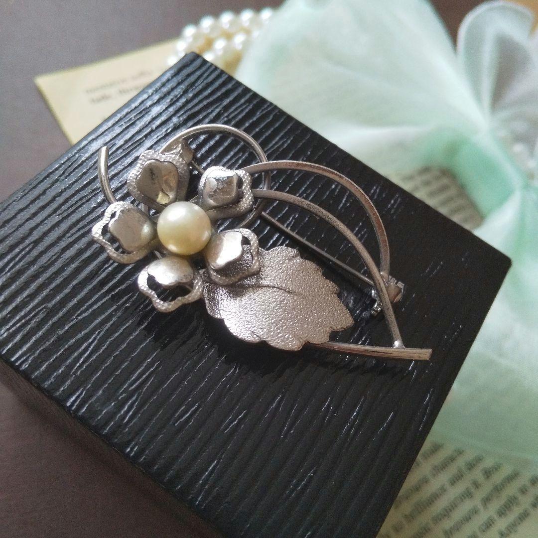 本真珠 パールフラワーブローチ 昭和レトロ シルバー 花 銀細工