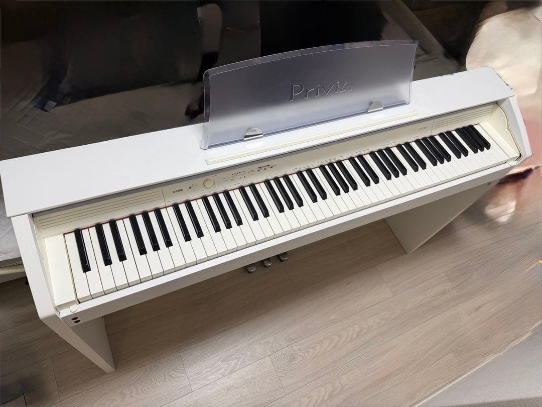 【送料込】CASIO PX-750WE Priviaホワイト電子ピアノ【早者勝】 2/23迄 4000円相当ヘッドホンプレゼント！】 CASIO PX-S7000 WE