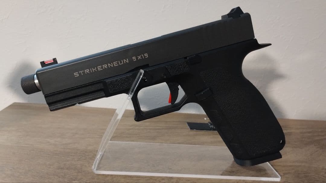 ストライカー 9 ガスブローバック カーボネイト