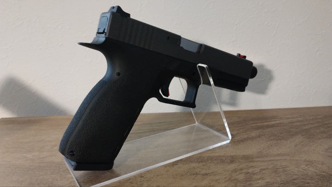 ストライカー 9 ガスブローバック カーボネイト