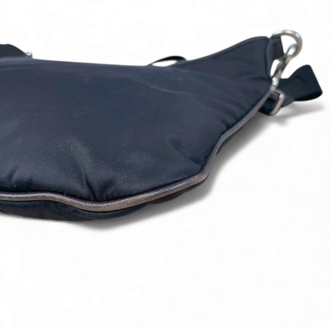 美品　ロエベ　ショルダーバッグ アナグラム　レザー×ナイロン　サコッシュ