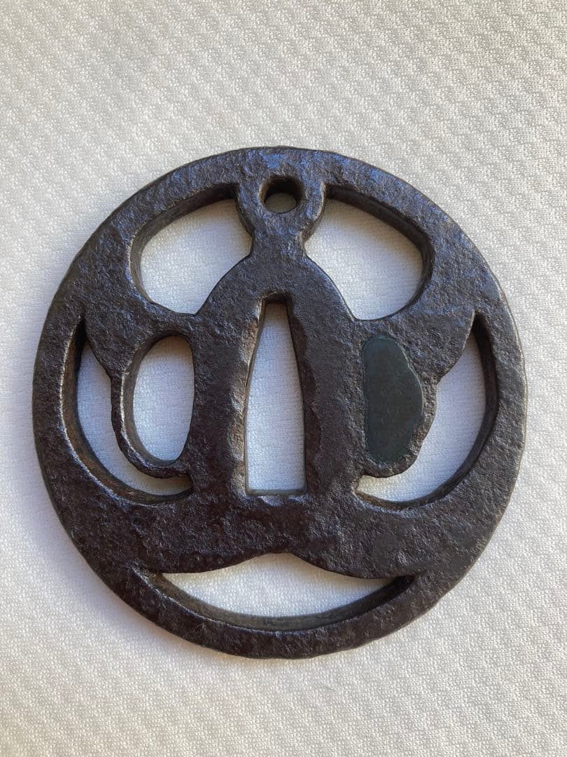 大野鐔　碇透かし　堅丸形　鉄槌目地　地透　角耳　江戸初期