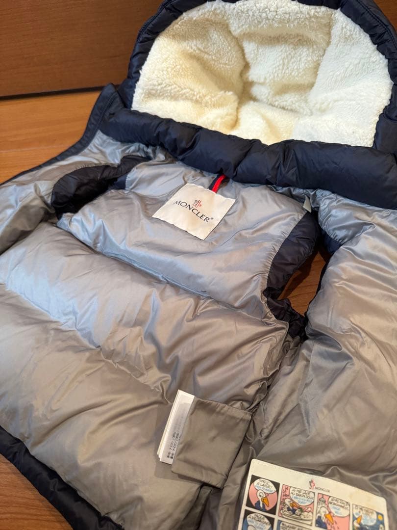 キッズ　MONCLER ダウンベストLUOROUX GILET