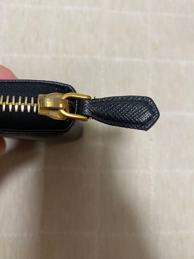 PRADA サフィアーノ ケース