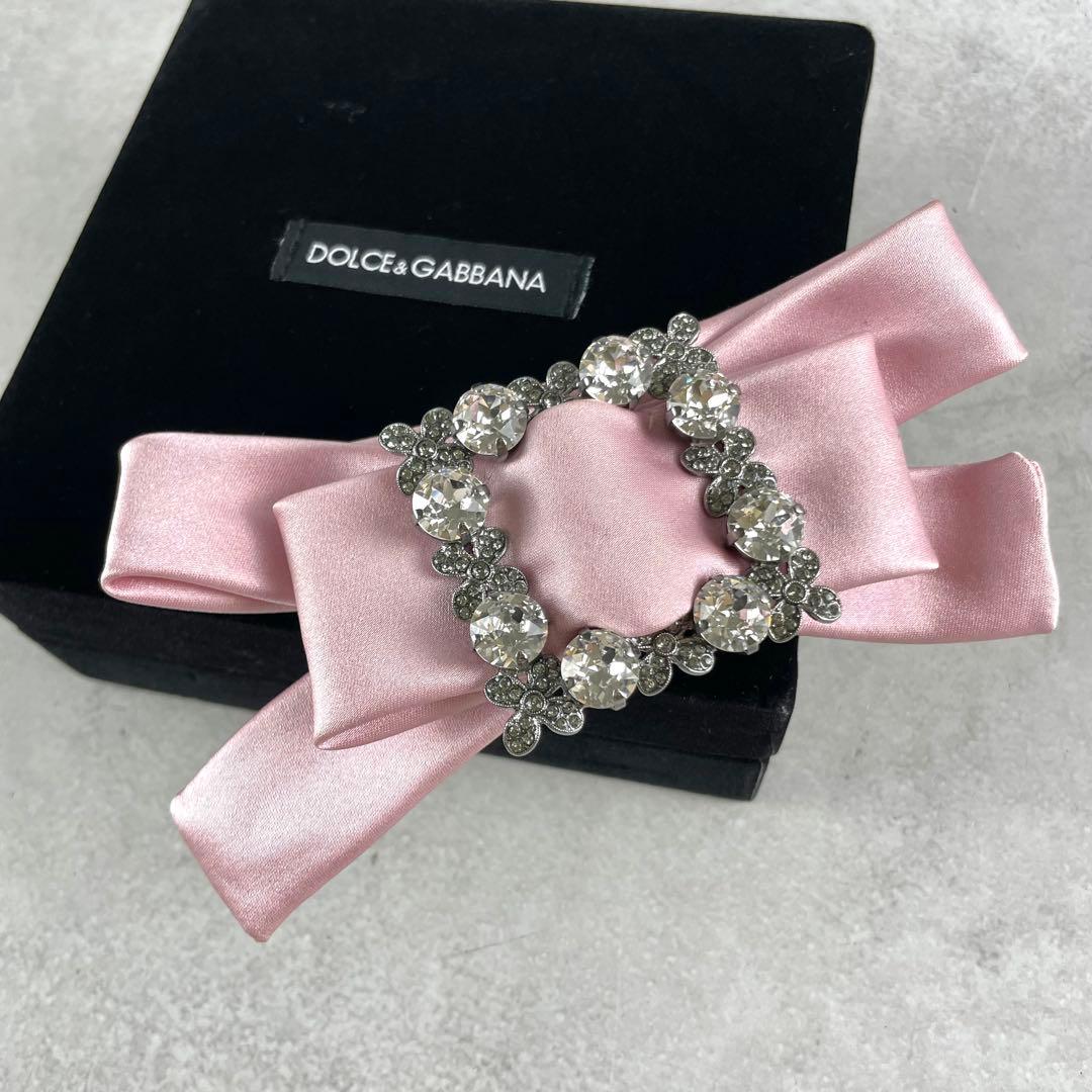 極美品✨ ドルチェアンドガッバーナ バレッタ ビジュー ○箱付き ピンク ドルチェ＆ガッバーナ ビューティ22年春フレグランス、“ピンクの百合