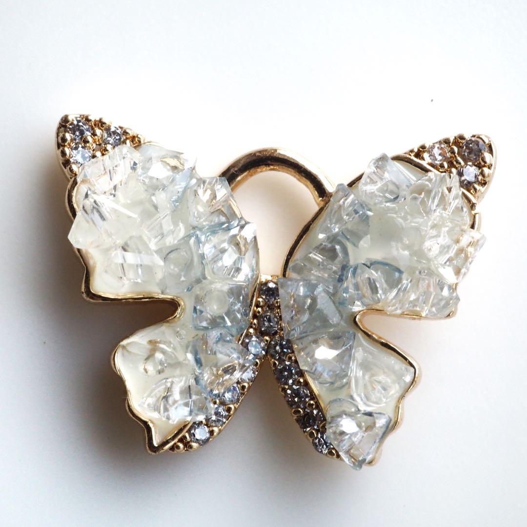 【Chikarin】天然水晶のバタフライモチーフネックレストップ