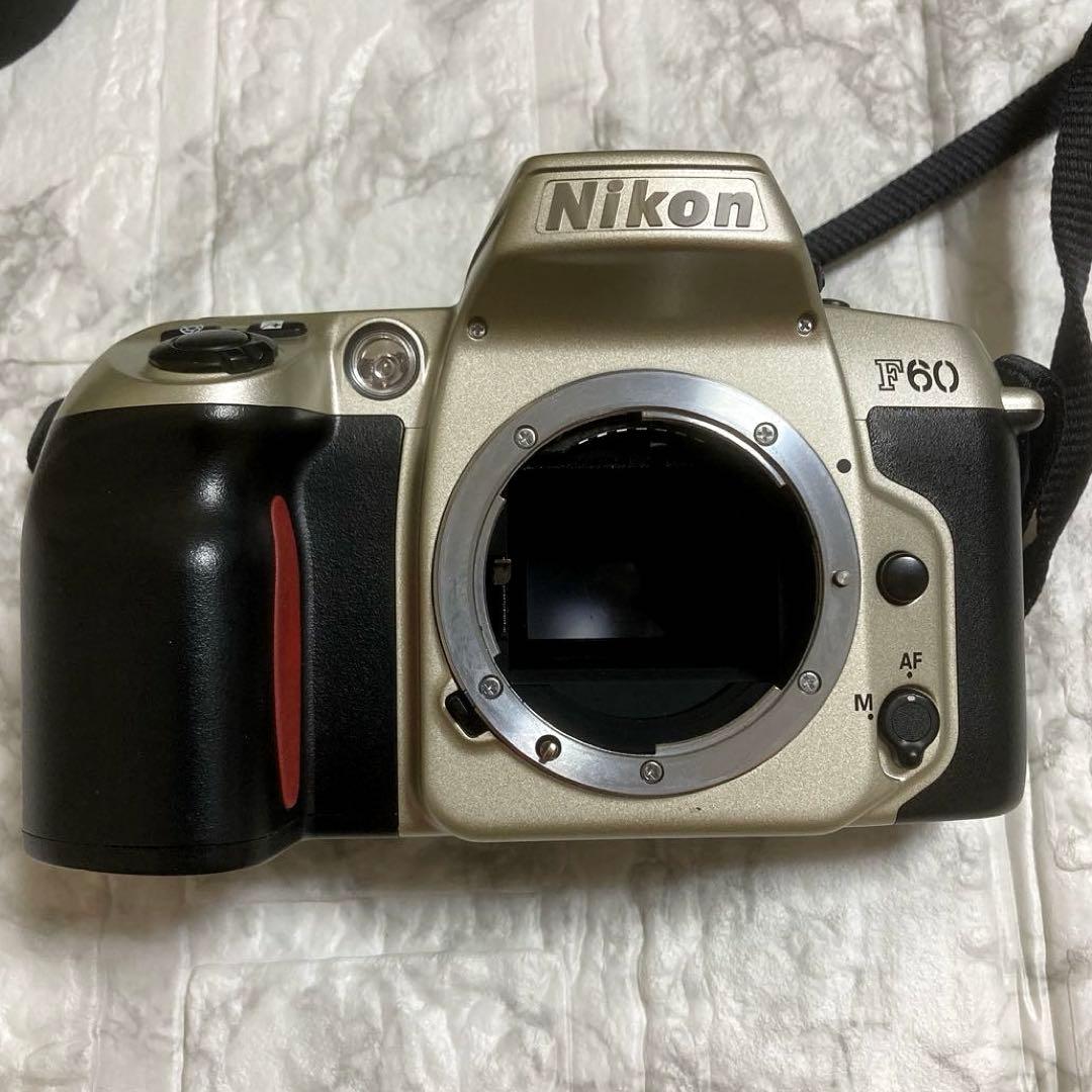 Nikon F60D 、SIGMA 24-70mm 、70-300mm バッグ