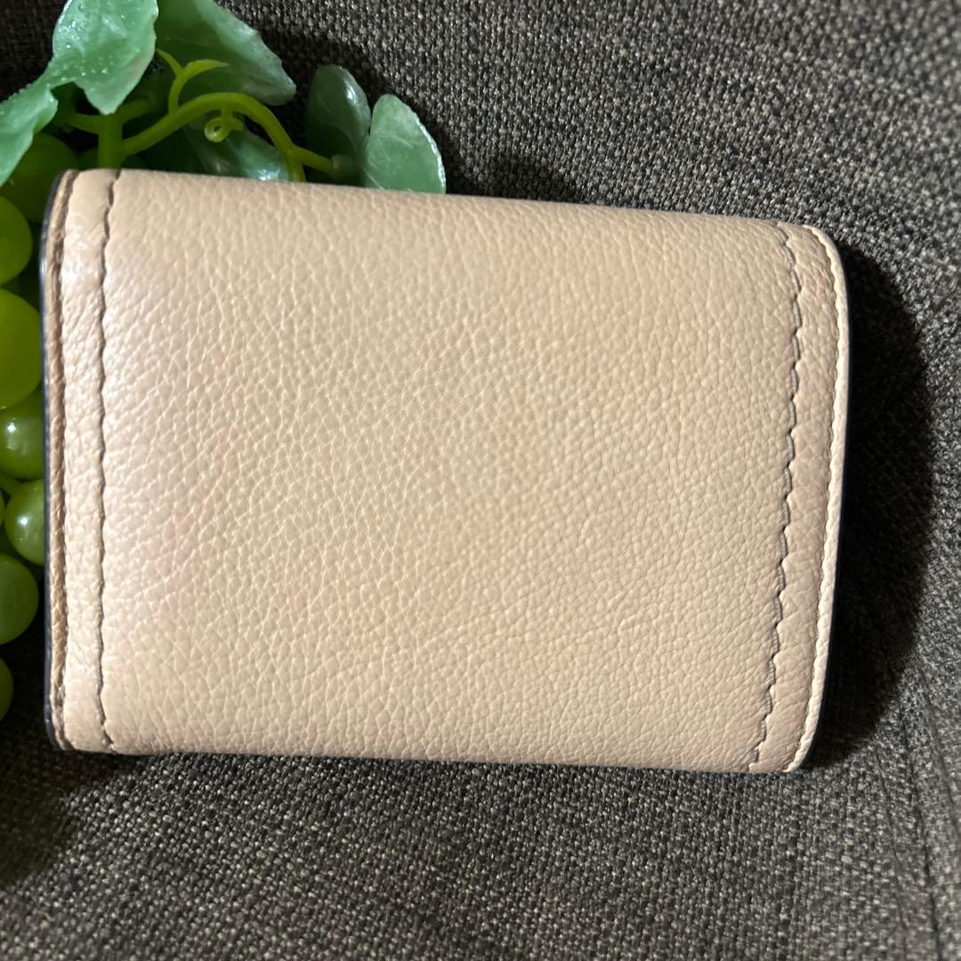 トリーバーチピンクベージュ レザー 三つ折り財布