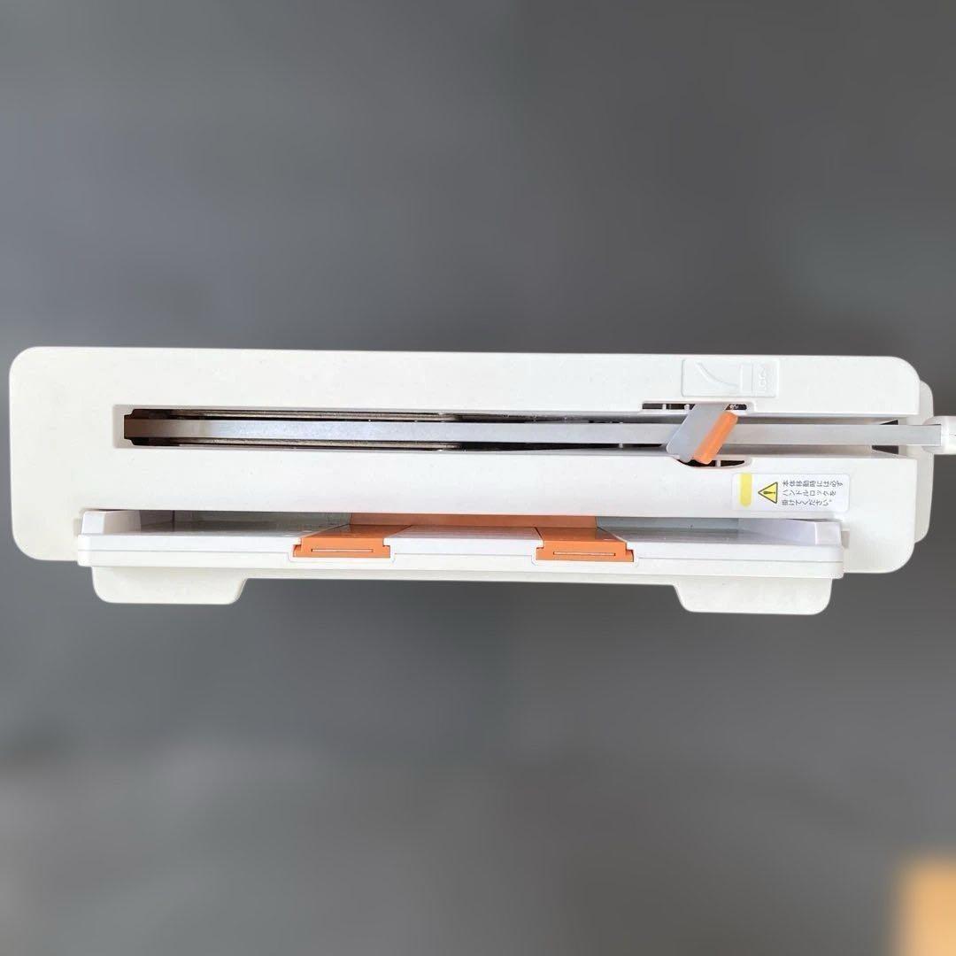PLUSコンパクト裁断機PK−113 Amazon | プラス 裁断機 コンパクト断裁機 PK-113 裁断幅A4タテ 26-310