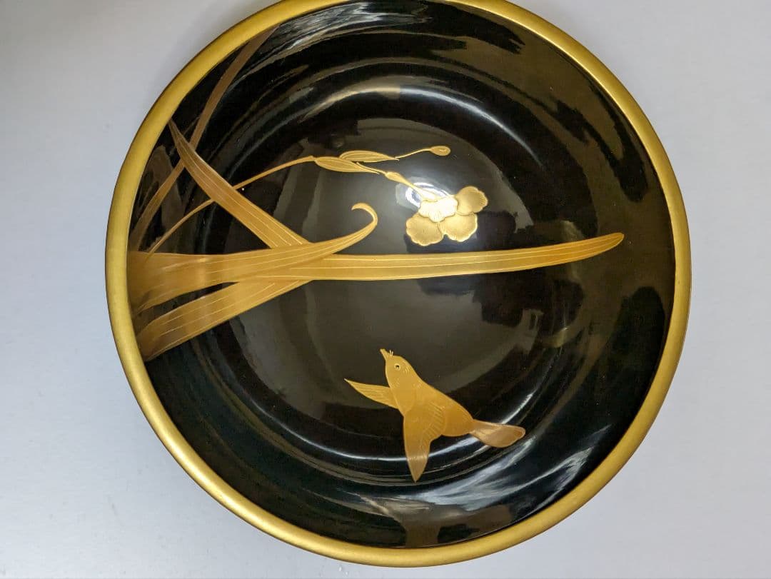漆器 菓子器 黒と金の装飾