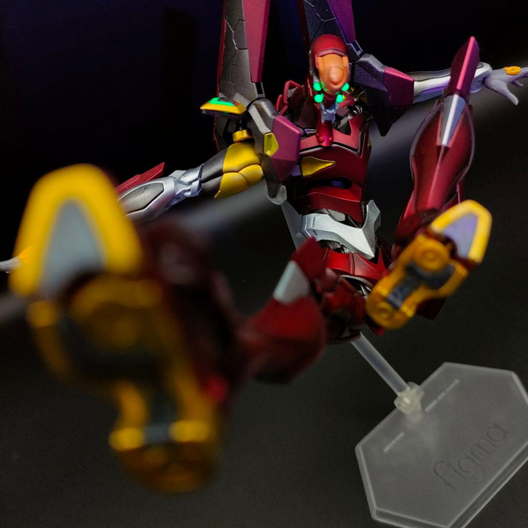 エヴァンゲリオン　弐号機 RG　ESVシールド装備　アスカ　【全塗装完成】 エヴァンゲリオン弐号機 RGESVシールド装備アスカ【全塗装完成】