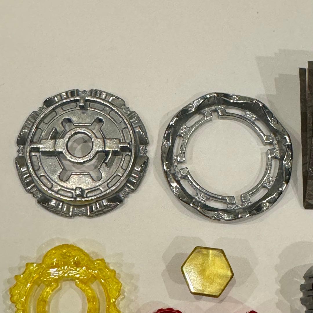 国内正規品メタルファイトベイブレード BB119デスケツァルコアトル