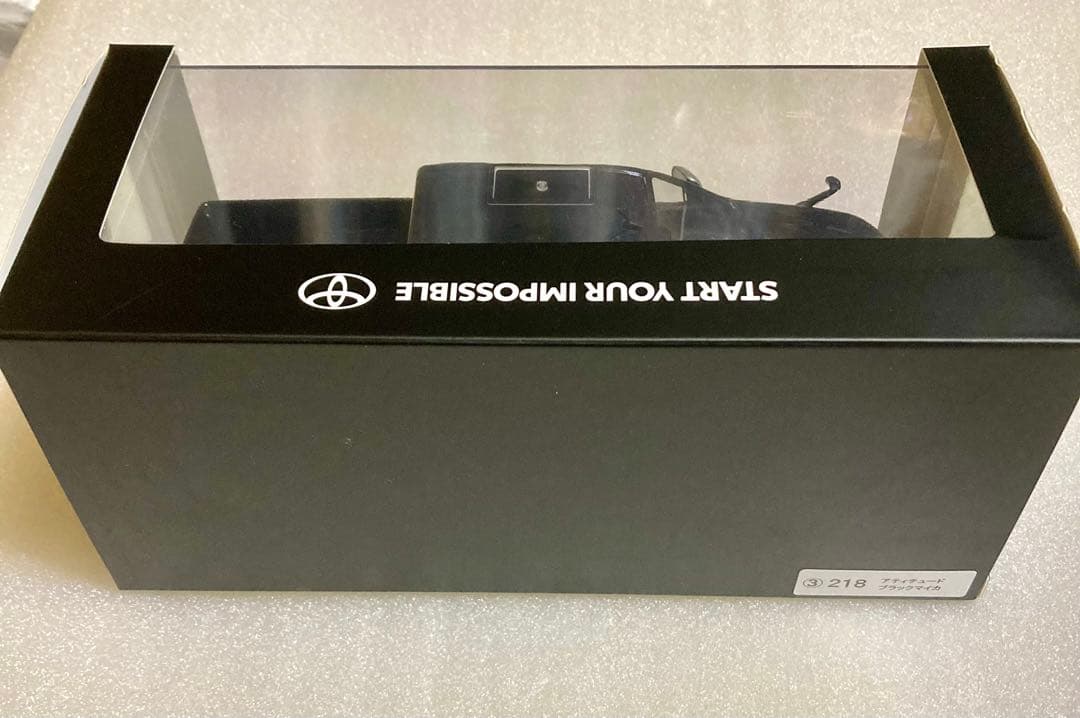 トヨタ　ハイラックス　アティチュード　ブラックマイカ　1 / 30 ミニカー