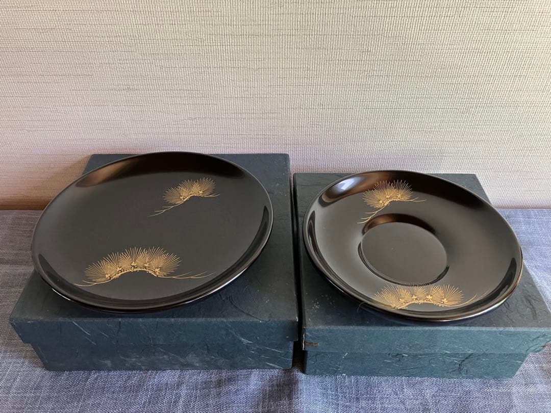 ＊専用＊　　輪島塗　沈金　松　菓子皿 ５枚 ・ 茶托 ５枚　布着請合　極上本堅地