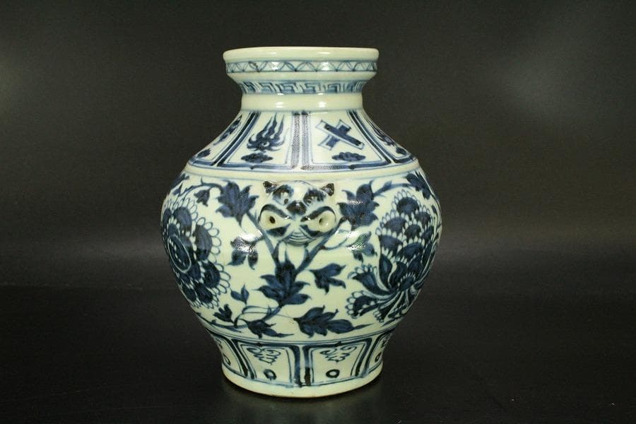 中国美術 青花 纏枝蓮花紋 獣耳 壷 高18.2cm(LC515)