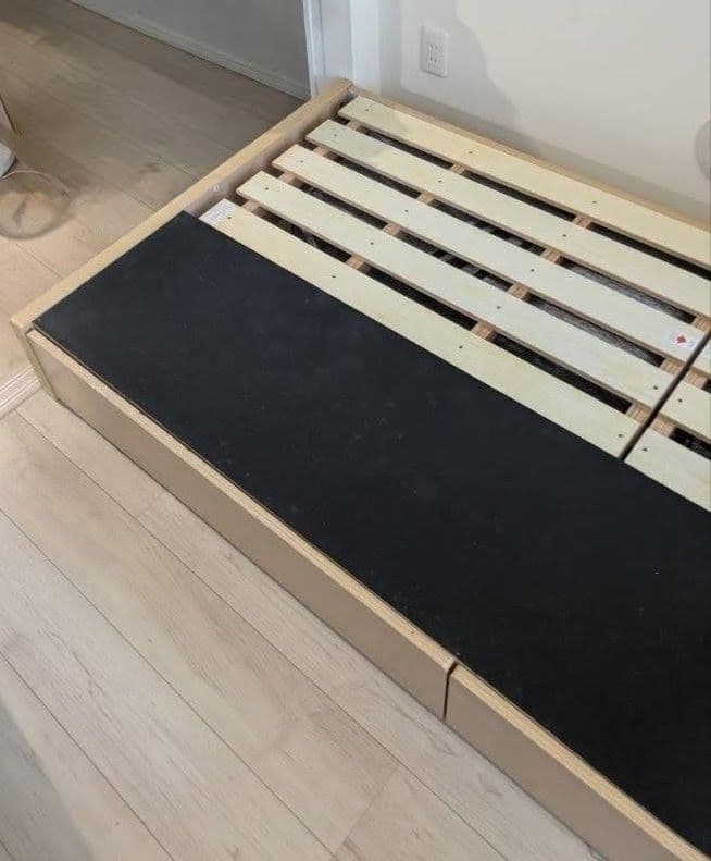 【直接引き渡し】シングルベッド　マットレス付き