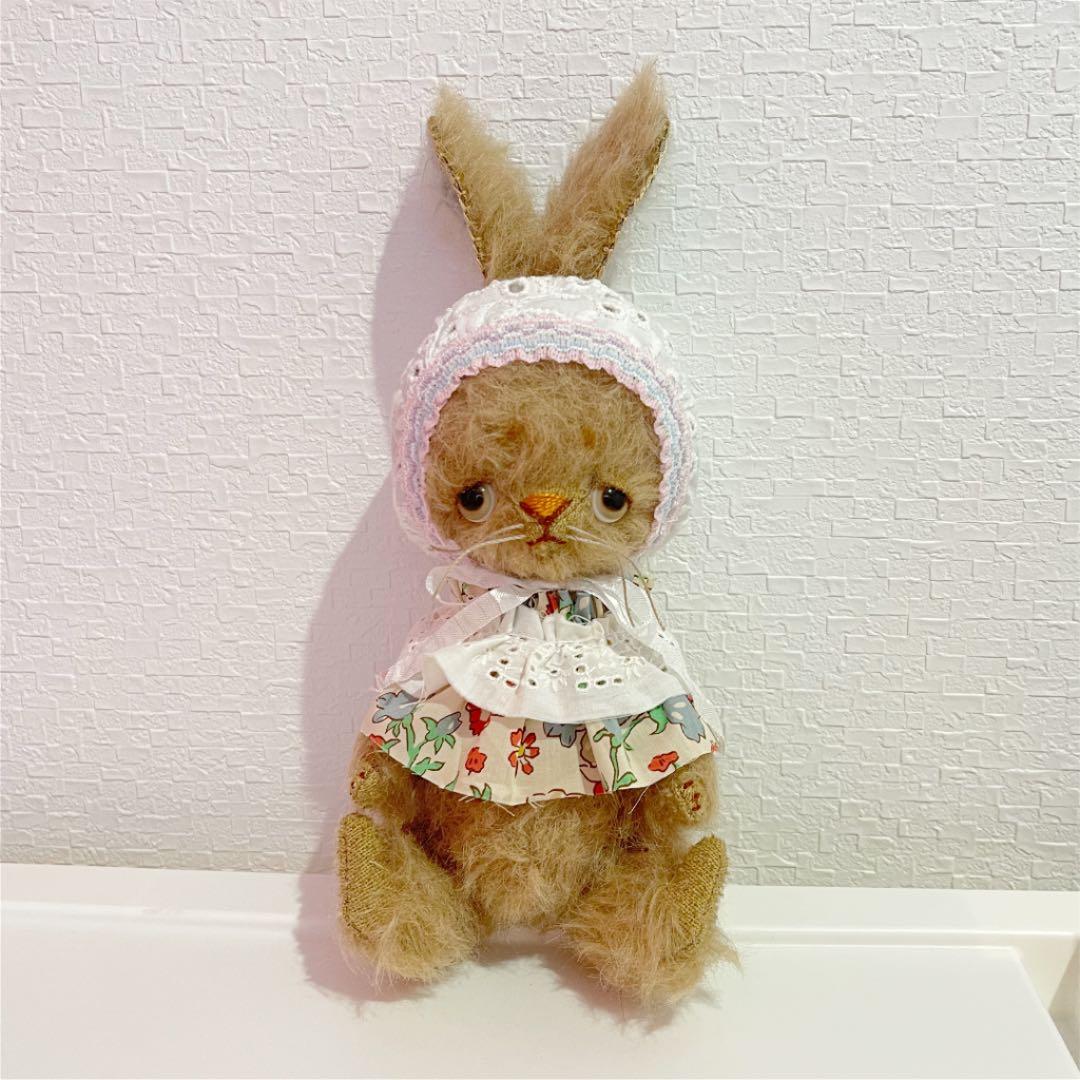 作家さまウサギのぬいぐるみ